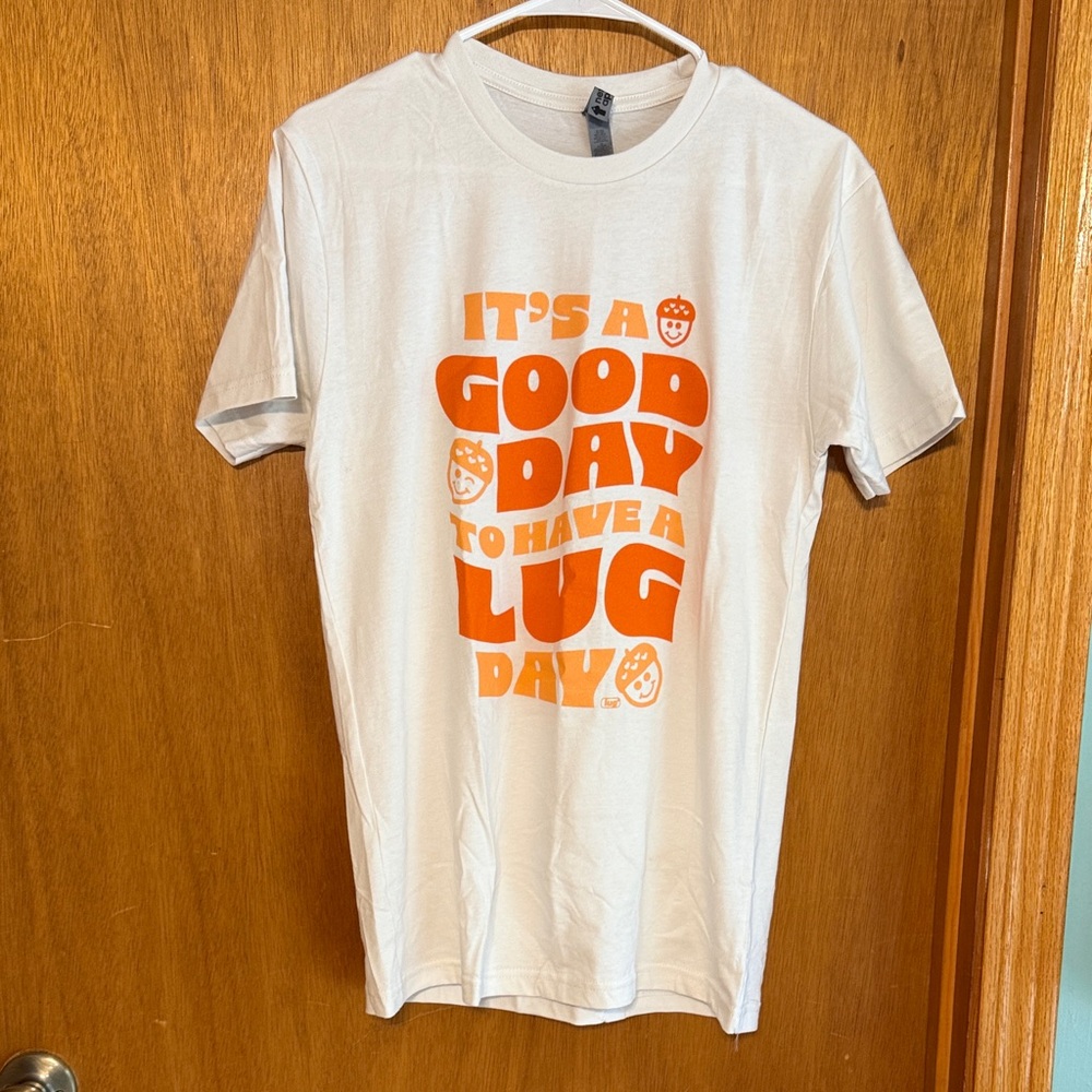 Lug T-shirt Off White NIB It’s a good Day sz Small